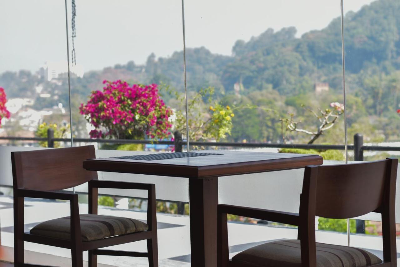 Heaven Seven Kandy Exterior foto